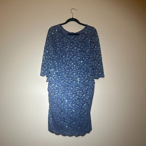 Alex Evenings Women's Lace Sheath Dress with Sequins and 3/4 Sleeves - Size 10 - Picture 3 of 3